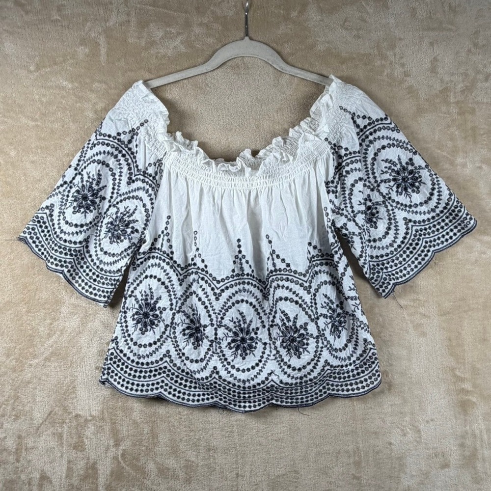 Hayden Los Angeles Women Small White Navy Blue Eyelet Embroidered Boho Top H3681